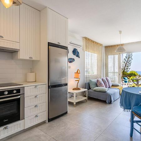 Seawaves 1- Bedroom Apartment Near Meneou Beach ลาร์นาคา ภายนอก รูปภาพ
