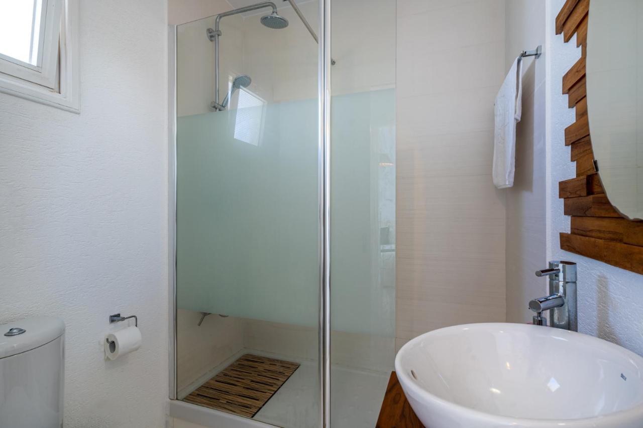 Seawaves 1- Bedroom Apartment Near Meneou Beach ลาร์นาคา ภายนอก รูปภาพ