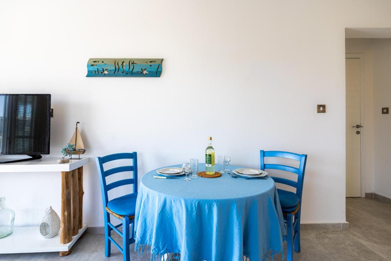 Seawaves 1- Bedroom Apartment Near Meneou Beach ลาร์นาคา ภายนอก รูปภาพ