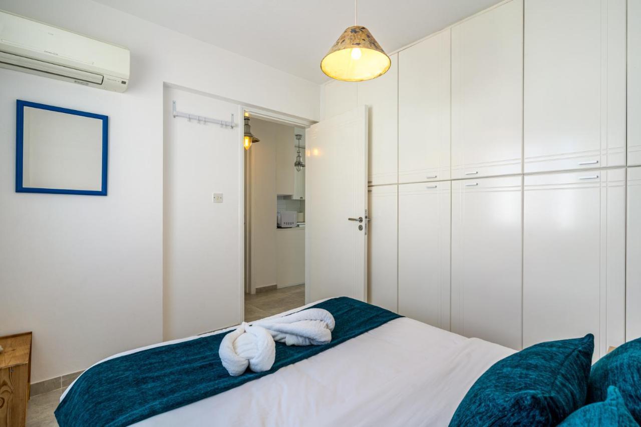 Seawaves 1- Bedroom Apartment Near Meneou Beach ลาร์นาคา ภายนอก รูปภาพ