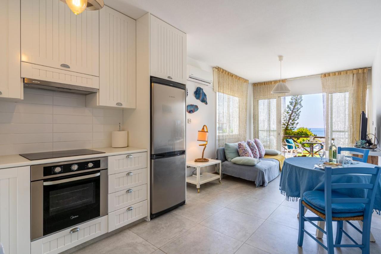 Seawaves 1- Bedroom Apartment Near Meneou Beach ลาร์นาคา ภายนอก รูปภาพ