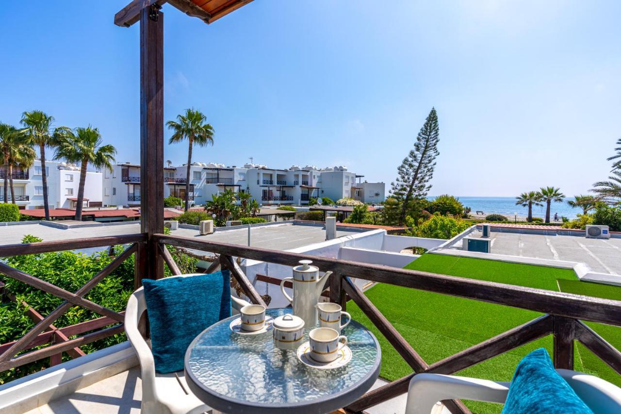 Seawaves 1- Bedroom Apartment Near Meneou Beach ลาร์นาคา ภายนอก รูปภาพ