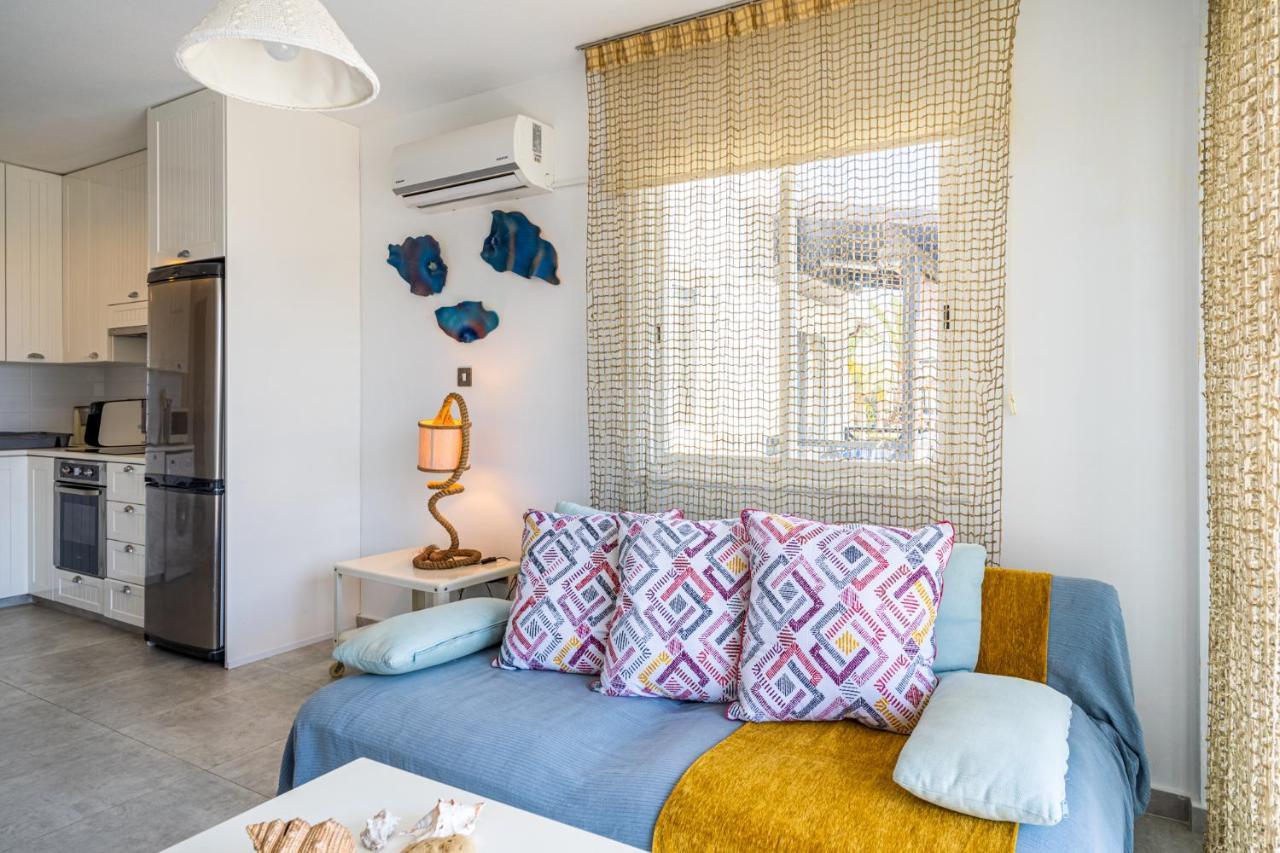 Seawaves 1- Bedroom Apartment Near Meneou Beach ลาร์นาคา ภายนอก รูปภาพ